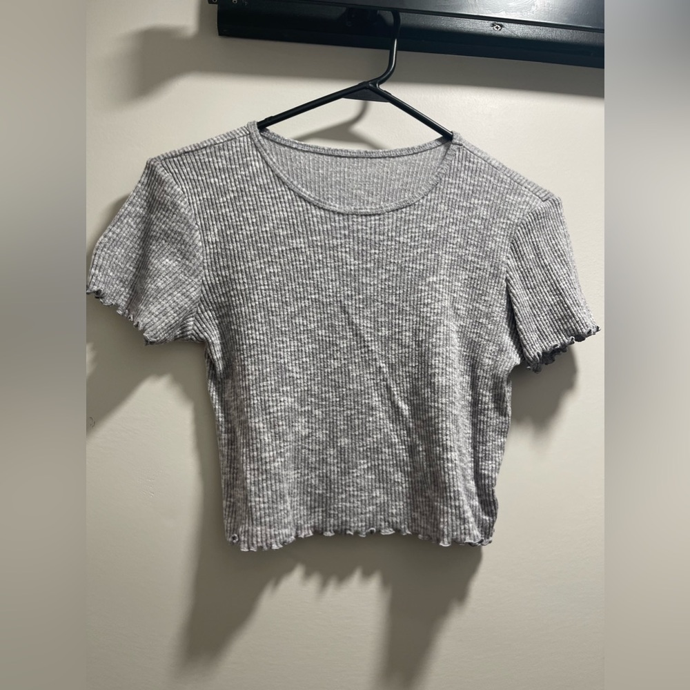 Ribbed AE cropped tee